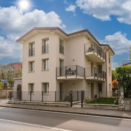 Garibaldi Apartment *