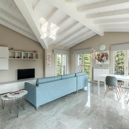 Garibaldi Apartment *